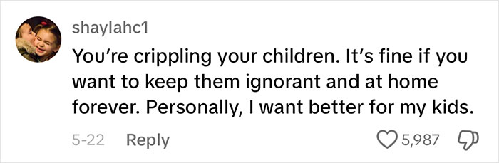 Homeschooling Mom Doesn’t Teach Her Kids Anything They Don’t Want, Happy To See 6YO Write “Egg” Homeschooling Mom Doesn’t Teach Her Kids Anything They Don’t Want, Happy To See 6YO Write “Egg”