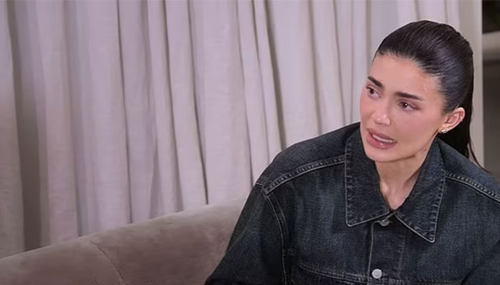 Kylie Jenner Breaks Down In Tears After Internet Trolls Mock Her Looks In Unedited Pics Kylie Jenner Breaks Down In Tears After Internet Trolls Mock Her Looks In Unedited Pics