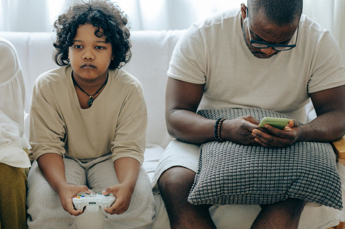 Ex-Wife Threatens Man With Court After He Quits Funding His 18-Year-Old Son’s Laid-Back Lifestyle Ex-Wife Threatens Man With Court After He Quits Funding His 18-Year-Old Son’s Laid-Back Lifestyle