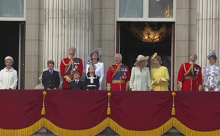 “Appalling”: Praise For Kate Middleton’s Public Appearance Amid Cancer Stirs Controversy “Appalling”: Praise For Kate Middleton’s Public Appearance Amid Cancer Stirs Controversy