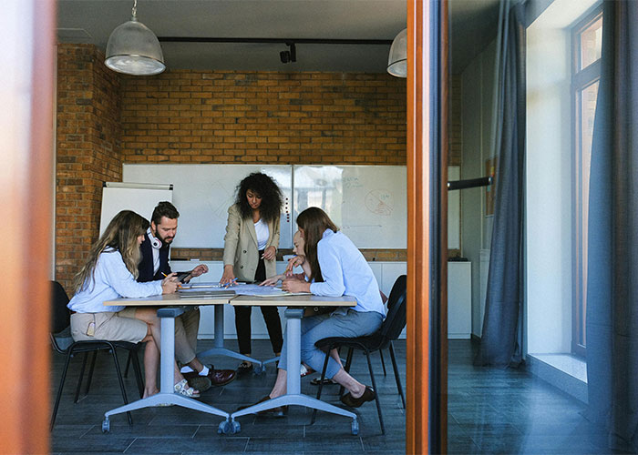 “There Were Many Smiles”: Teacher’s Epic Resignation Leads To School Chaos “There Were Many Smiles”: Teacher’s Epic Resignation Leads To School Chaos