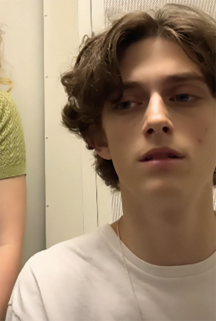 Soon-To-Be Carnegie Mellon University Student Suri Cruise Stuns At Her High School Prom Soon-To-Be Carnegie Mellon University Student Suri Cruise Stuns At Her High School Prom