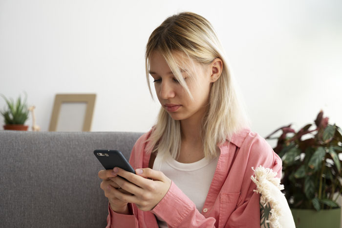 Woman Protects Entitled Sister’s BF From “Intervention” By Telling Him To Skip Dinner With Her Woman Protects Entitled Sister’s BF From “Intervention” By Telling Him To Skip Dinner With Her