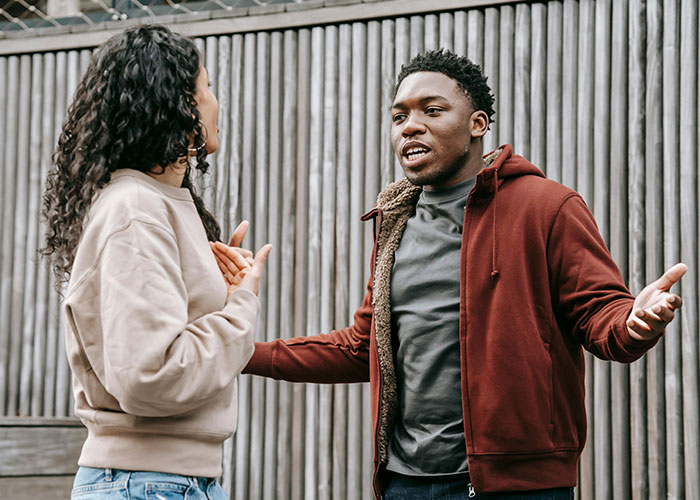 Woman Defends Herself Against In-Laws’ Criticism, Leaves Husband Fuming Woman Defends Herself Against In-Laws’ Criticism, Leaves Husband Fuming