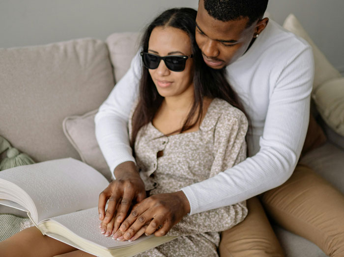 Guy Removed From Dinner Party For Babying And "Helping" Blind Woman Far Too Much Guy Removed From Dinner Party For Babying And "Helping" Blind Woman Far Too Much