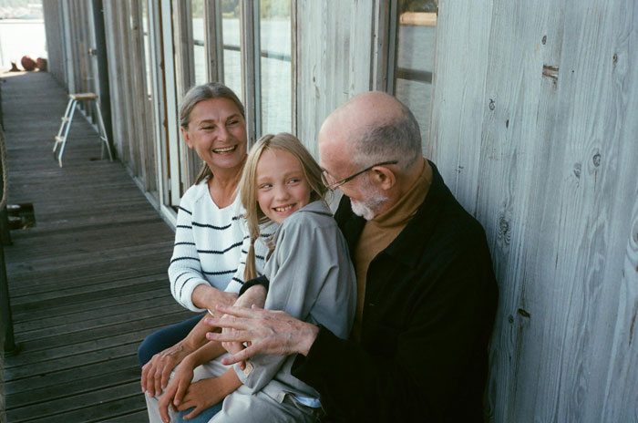 Grandparents Favor Other Grandkids, Furious To Learn 7YO Favors Other Grandparents Too Grandparents Favor Other Grandkids, Furious To Learn 7YO Favors Other Grandparents Too