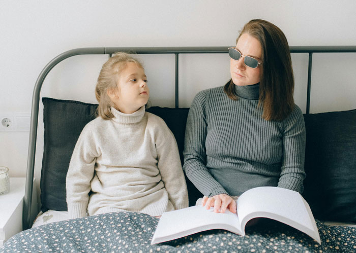 Guy Removed From Dinner Party For Babying And "Helping" Blind Woman Far Too Much Guy Removed From Dinner Party For Babying And "Helping" Blind Woman Far Too Much