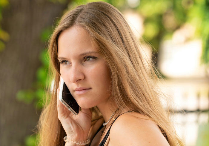 “Am I The Jerk For Calling Cops On A Teenager Who Tracked Down My House And Demanded I Let Him in?” “Am I The Jerk For Calling Cops On A Teenager Who Tracked Down My House And Demanded I Let Him in?”