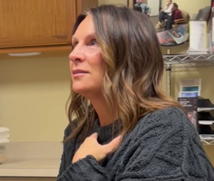 Woman Who Lost Hearing Due To Ménière’s Disease Gets Cochlear Implant Turned On For The First Time Woman Who Lost Hearing Due To Ménière’s Disease Gets Cochlear Implant Turned On For The First Time