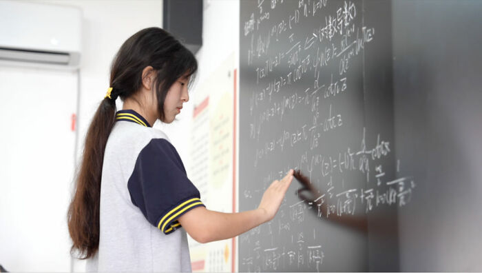 This 17 Y.O. Girl From China Stunned The Entire World With Her Achievement In Global Math Contest This 17 Y.O. Girl From China Stunned The Entire World With Her Achievement In Global Math Contest