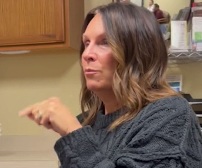 Woman Who Lost Hearing Due To Ménière’s Disease Gets Cochlear Implant Turned On For The First Time Woman Who Lost Hearing Due To Ménière’s Disease Gets Cochlear Implant Turned On For The First Time