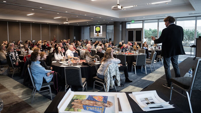 A Painting Of My Golden Retriever That Went Viral And Changed My Life Forever A Painting Of My Golden Retriever That Went Viral And Changed My Life Forever