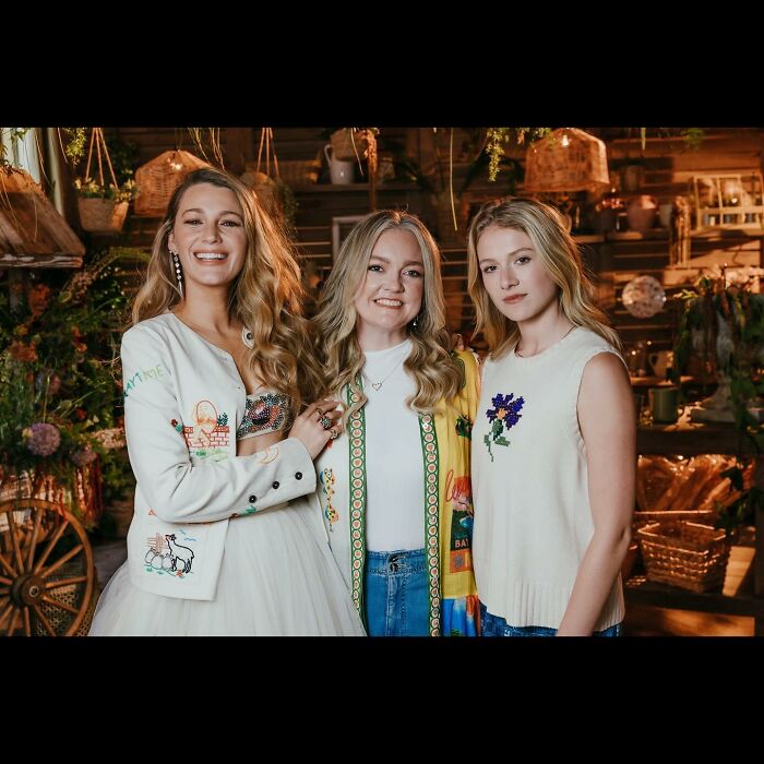 Blake Lively Looks Like “A Real-Life Princess” In Floral Bralette And Full Tulle Skirt Blake Lively Looks Like “A Real-Life Princess” In Floral Bralette And Full Tulle Skirt