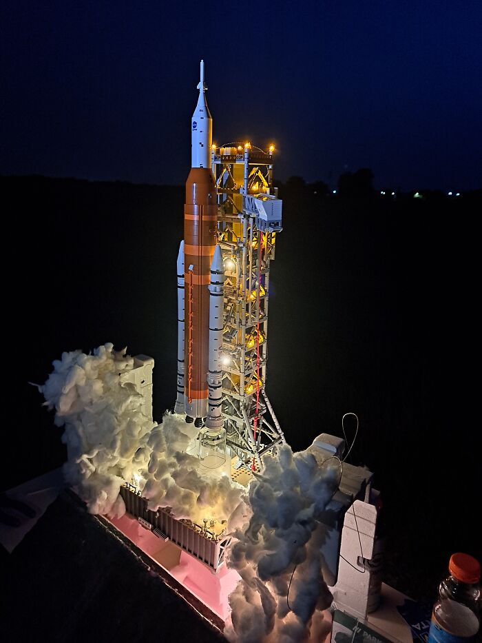 I Have No Opportunity To Photograph A Real Rocket Launch, So I Made My Own With LEGO I Have No Opportunity To Photograph A Real Rocket Launch, So I Made My Own With LEGO
