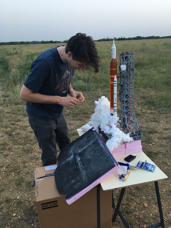 I Have No Opportunity To Photograph A Real Rocket Launch, So I Made My Own With LEGO I Have No Opportunity To Photograph A Real Rocket Launch, So I Made My Own With LEGO