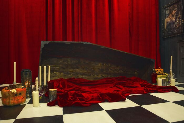 I've Made Myself A Coffin To Cope With My Depression I've Made Myself A Coffin To Cope With My Depression