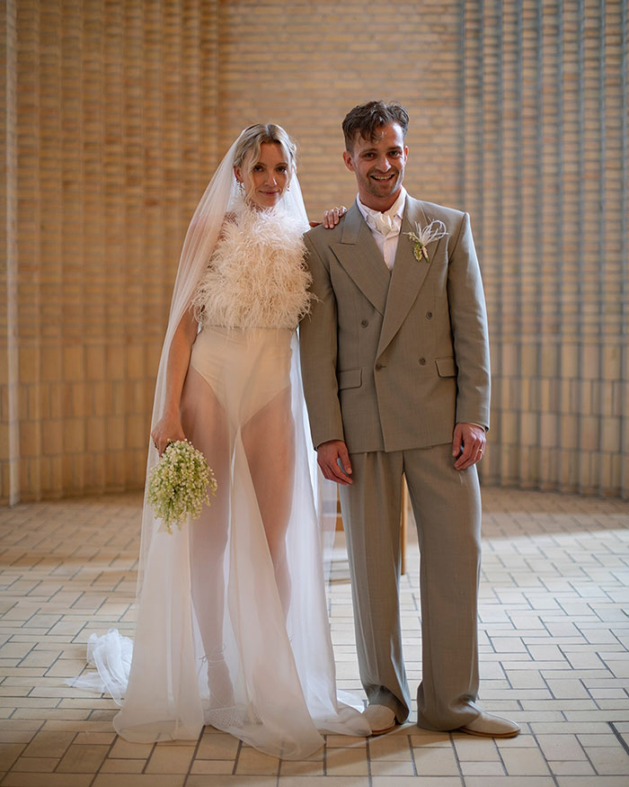 Influencer Slammed For The “Worst Wedding Dress Ever” After You Can See Her Underwear Influencer Slammed For The “Worst Wedding Dress Ever” After You Can See Her Underwear