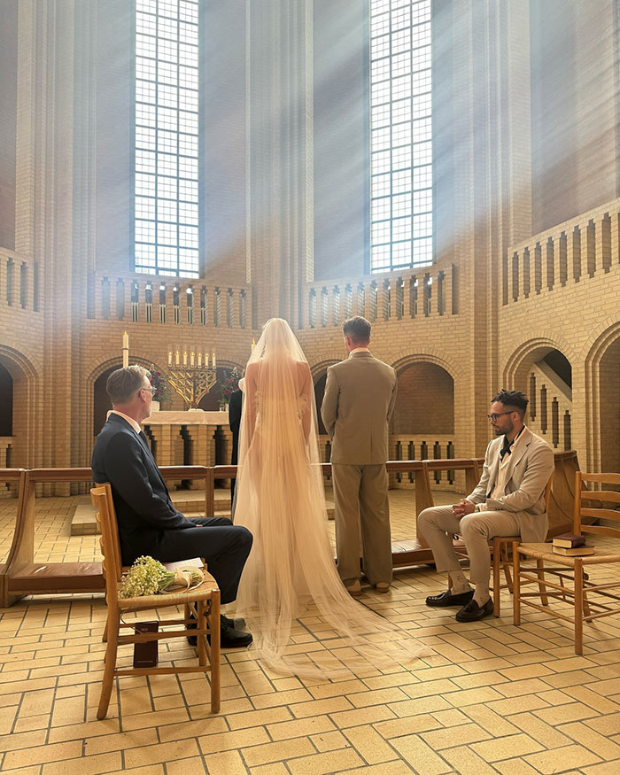 Influencer Slammed For The “Worst Wedding Dress Ever” After You Can See Her Underwear Influencer Slammed For The “Worst Wedding Dress Ever” After You Can See Her Underwear