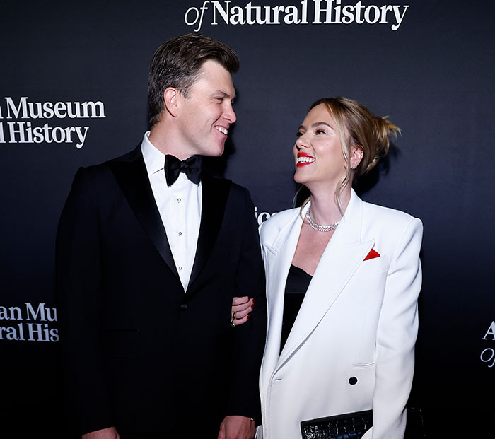 Scarlett Johansson “Blacked Out” Over Colin Jost’s Forced SNL Joke About Her Body Scarlett Johansson “Blacked Out” Over Colin Jost’s Forced SNL Joke About Her Body