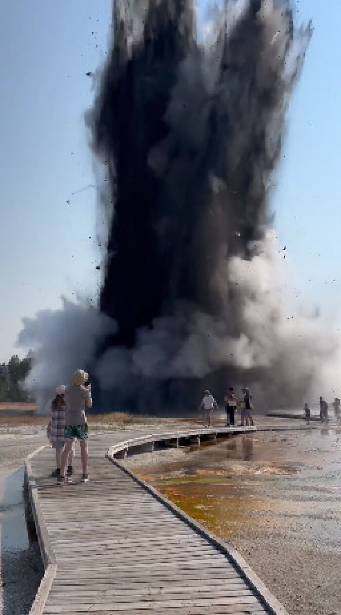 Terrified Tourists Run For Their Lives During Hydrothermal Explosion At Yellowstone National Park Terrified Tourists Run For Their Lives During Hydrothermal Explosion At Yellowstone National Park