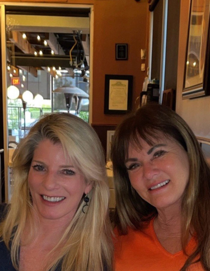 Real Housewife Of Orange County Star’s Ridiculously Edited Selfie Gets Called Out By Daughter Real Housewife Of Orange County Star’s Ridiculously Edited Selfie Gets Called Out By Daughter