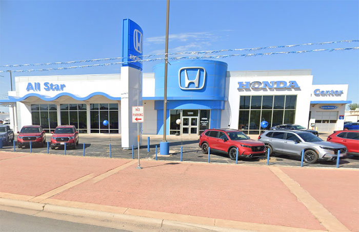 Mom Left Outraged After 27-Year-Old Daughter With Down Syndrome Gets “Taken” To Car Dealership Mom Left Outraged After 27-Year-Old Daughter With Down Syndrome Gets “Taken” To Car Dealership