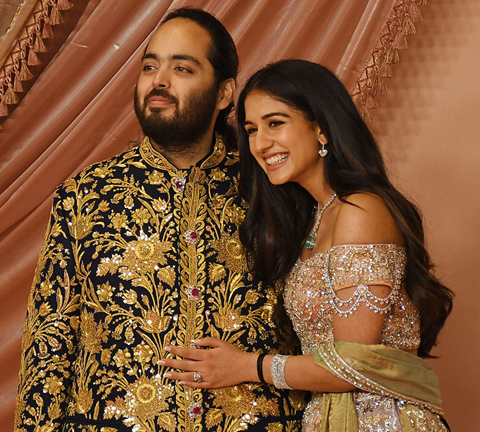 Billionaire’s Lavish Wedding Sparks Outrage As Invitations Cost More Than Average Salary Billionaire’s Lavish Wedding Sparks Outrage As Invitations Cost More Than Average Salary