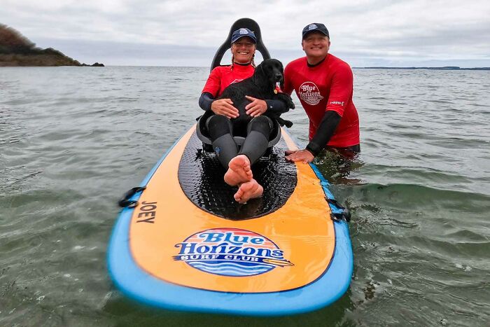 6-Legged ‘Mermaid’ Dog Was Finally Adopted By Surf Instructors For People With Disabilities 6-Legged ‘Mermaid’ Dog Was Finally Adopted By Surf Instructors For People With Disabilities