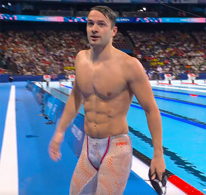 Dutch swimmer in revealing trunks at the 2024 Olympics poolside, attracting viral attention. Dutch swimmer in revealing trunks at the 2024 Olympics poolside, attracting viral attention.