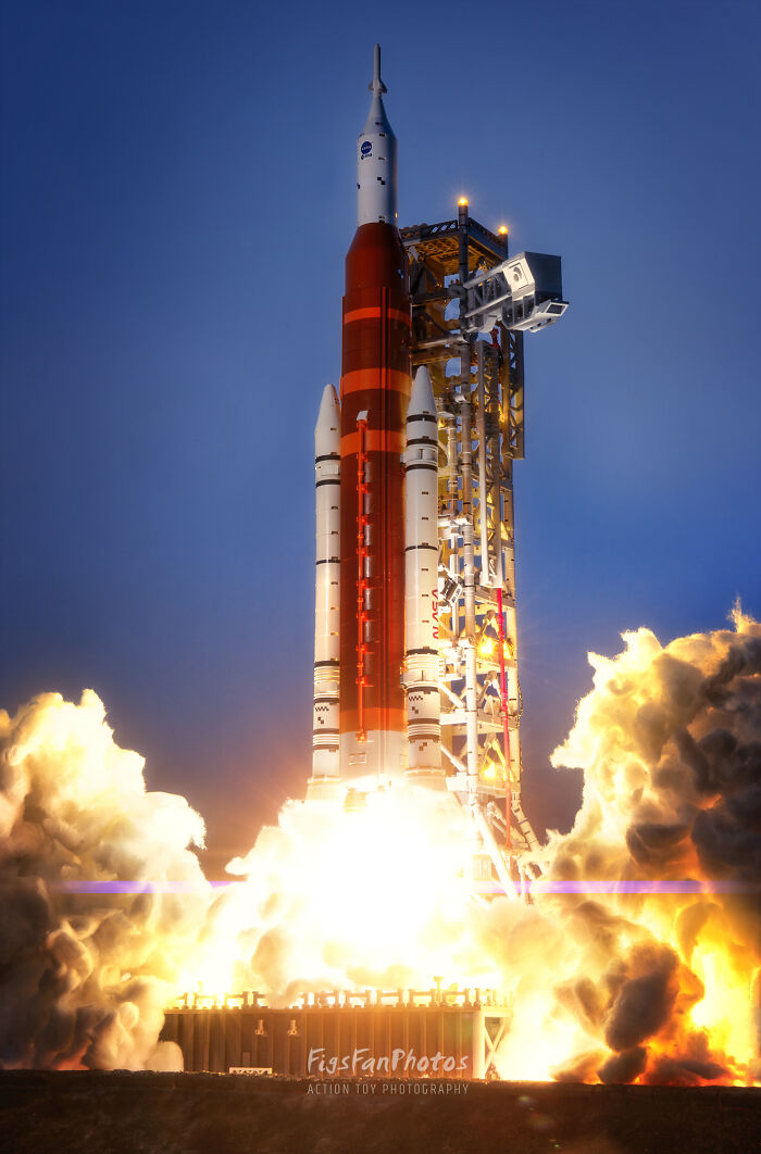 I Have No Opportunity To Photograph A Real Rocket Launch, So I Made My Own With LEGO I Have No Opportunity To Photograph A Real Rocket Launch, So I Made My Own With LEGO