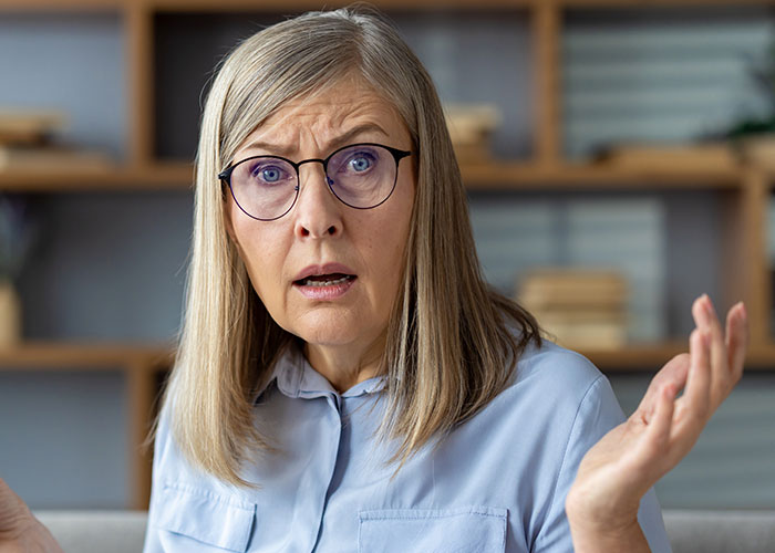 Pregnant Woman Faces Family Pressure To Give Up Her Baby To Her Infertile ‘Godly’ Cousin Pregnant Woman Faces Family Pressure To Give Up Her Baby To Her Infertile ‘Godly’ Cousin