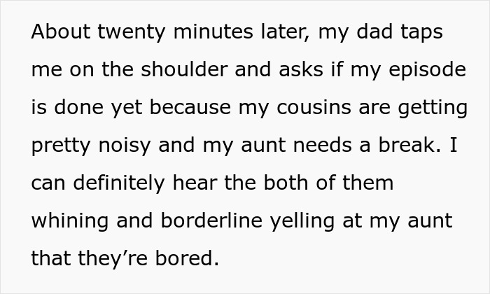 Unprepared Aunt Desperately Asks Teenager To Give Tablet To Her Kids On A Long Flight, He Pettily Refuses Unprepared Aunt Desperately Asks Teenager To Give Tablet To Her Kids On A Long Flight, He Pettily Refuses