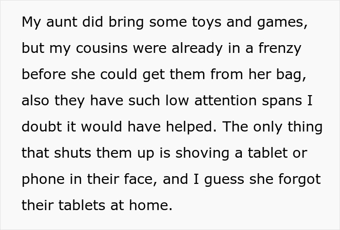 Unprepared Aunt Desperately Asks Teenager To Give Tablet To Her Kids On A Long Flight, He Pettily Refuses Unprepared Aunt Desperately Asks Teenager To Give Tablet To Her Kids On A Long Flight, He Pettily Refuses