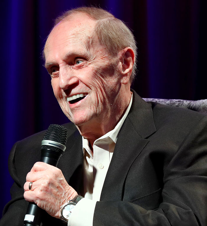 “Kindest Most Hilarious Man” Bob Newhart Remembered By Hollywood Stars In Emotional Tributes “Kindest Most Hilarious Man” Bob Newhart Remembered By Hollywood Stars In Emotional Tributes