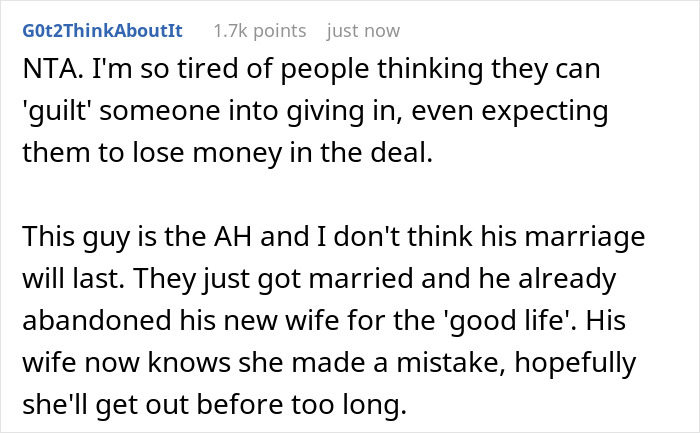 Premium Seat Passenger Asks For $1000 To Swap Seats With Honeymooner’s Wife In Economy Premium Seat Passenger Asks For $1000 To Swap Seats With Honeymooner’s Wife In Economy