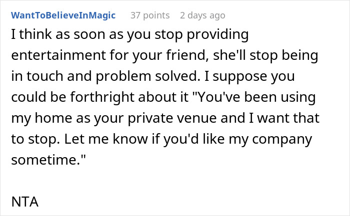 Woman Invites Herself To A Friend’s House To Throw A Party For Family And Friends, Gets Ghosted Woman Invites Herself To A Friend’s House To Throw A Party For Family And Friends, Gets Ghosted