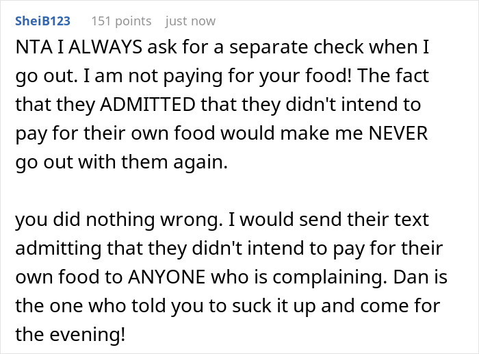 Guy Refuses To Split Restaurant Bill With Friends After They Order $200 Meals, Drama Ensues Guy Refuses To Split Restaurant Bill With Friends After They Order $200 Meals, Drama Ensues