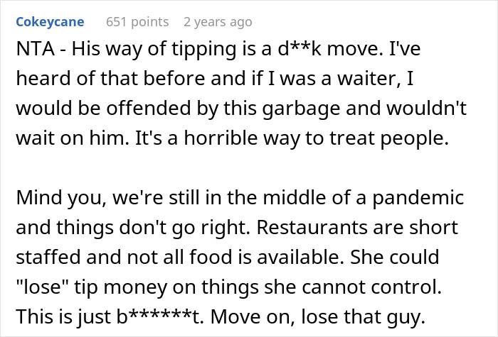 Man Plays Cruel Game With Waiter’s Tip “To Ensure Good Service,” His Date Refuses To Play Along Man Plays Cruel Game With Waiter’s Tip “To Ensure Good Service,” His Date Refuses To Play Along