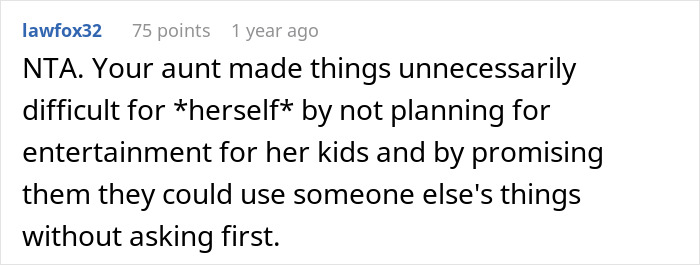 Unprepared Aunt Desperately Asks Teenager To Give Tablet To Her Kids On A Long Flight, He Pettily Refuses Unprepared Aunt Desperately Asks Teenager To Give Tablet To Her Kids On A Long Flight, He Pettily Refuses
