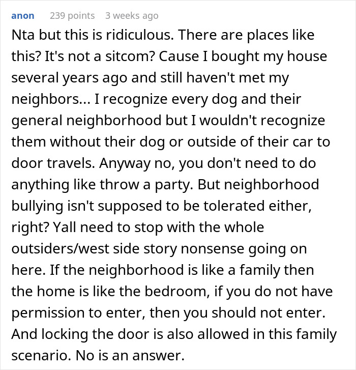 “She’s Crazy”: Newcomer Doesn’t Want To Join Neighborhood Tradition, Karen Doesn’t Take No For An Answer “She’s Crazy”: Newcomer Doesn’t Want To Join Neighborhood Tradition, Karen Doesn’t Take No For An Answer