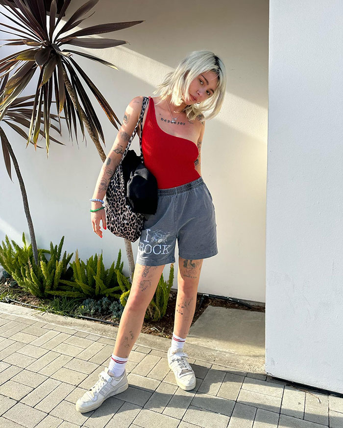 25-Year-Old Step-Daughter Of Slash Loses Her Life, Shares Post-Mortem Cryptic Instagram Post 25-Year-Old Step-Daughter Of Slash Loses Her Life, Shares Post-Mortem Cryptic Instagram Post