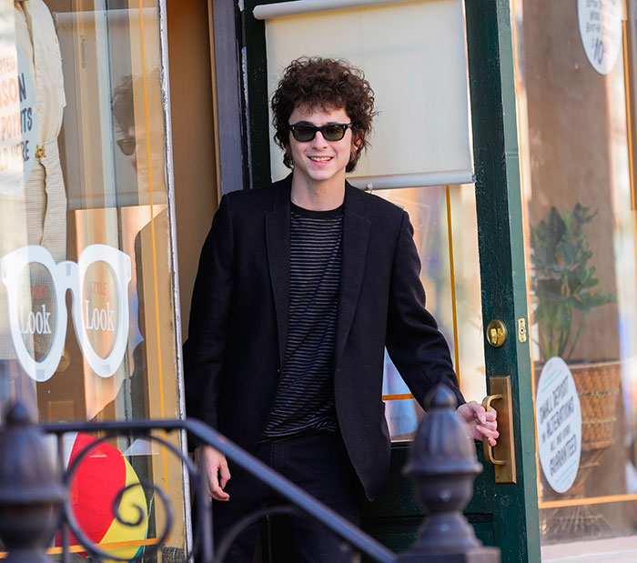 Did Timothée Chalamet Sing The Songs In Bob Dylan Biopic ‘A Complete Unknown’? Did Timothée Chalamet Sing The Songs In Bob Dylan Biopic ‘A Complete Unknown’?