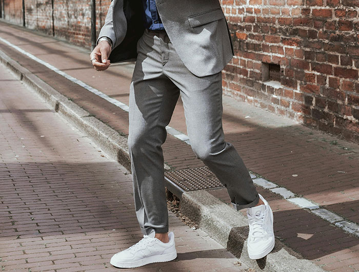 Teacher Banned From Wearing Sneakers Due To Dress Code, Responds With Goth Platform Boots Teacher Banned From Wearing Sneakers Due To Dress Code, Responds With Goth Platform Boots