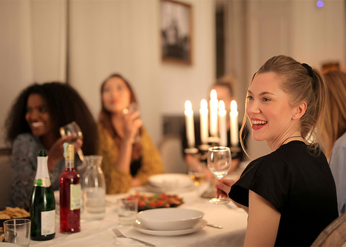 Man Dumps GF After She Expects Him To Foot $1,100 Bill Since He’s “The Man,” Starts To Regret It Man Dumps GF After She Expects Him To Foot $1,100 Bill Since He’s “The Man,” Starts To Regret It