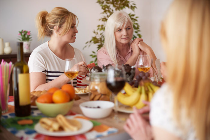 Sister Keeps Putting Woman Down, Says She’s Smarter, She Humiliates Her By Asking A Simple Question Sister Keeps Putting Woman Down, Says She’s Smarter, She Humiliates Her By Asking A Simple Question
