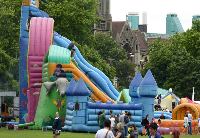 Entitled Mom Won’t Move Her Kid Out Of The Way Of An Inflatable Slide, Ends Up Regretting It Entitled Mom Won’t Move Her Kid Out Of The Way Of An Inflatable Slide, Ends Up Regretting It
