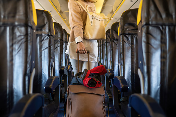 “Plane Seat Bandit Finally Happened To Me”: Woman Hilariously Deals With Entitled Seat Thief “Plane Seat Bandit Finally Happened To Me”: Woman Hilariously Deals With Entitled Seat Thief