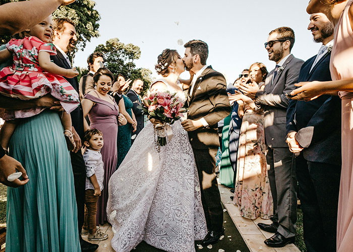 Couple Count On Friend’s Help After Not Inviting Him To The Wedding, Get A Reality Check Couple Count On Friend’s Help After Not Inviting Him To The Wedding, Get A Reality Check