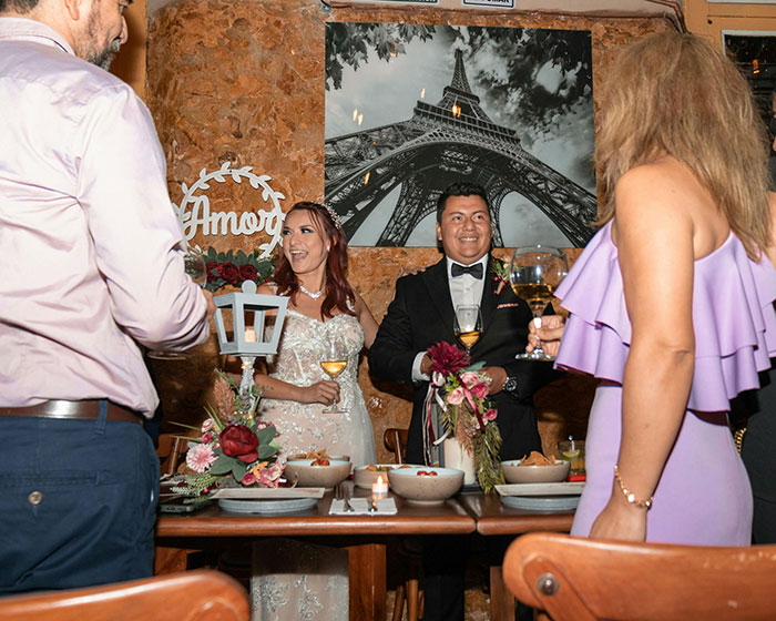 Bride Is Furious Guests Ordered Pizzas Because Her Family Ate Most Of The Food Bride Is Furious Guests Ordered Pizzas Because Her Family Ate Most Of The Food