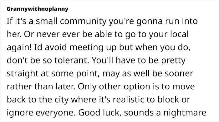 Woman Can’t Stand Weird Neighbor Who Keeps Embarrassing Her, Sparks Discussion Online Woman Can’t Stand Weird Neighbor Who Keeps Embarrassing Her, Sparks Discussion Online